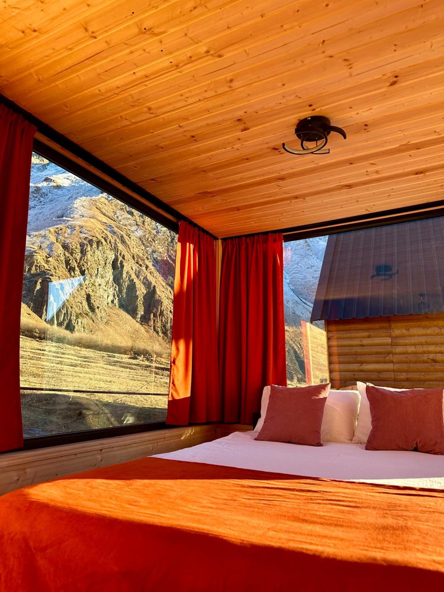 Kazbegi Inn Cottages Exteriér fotografie