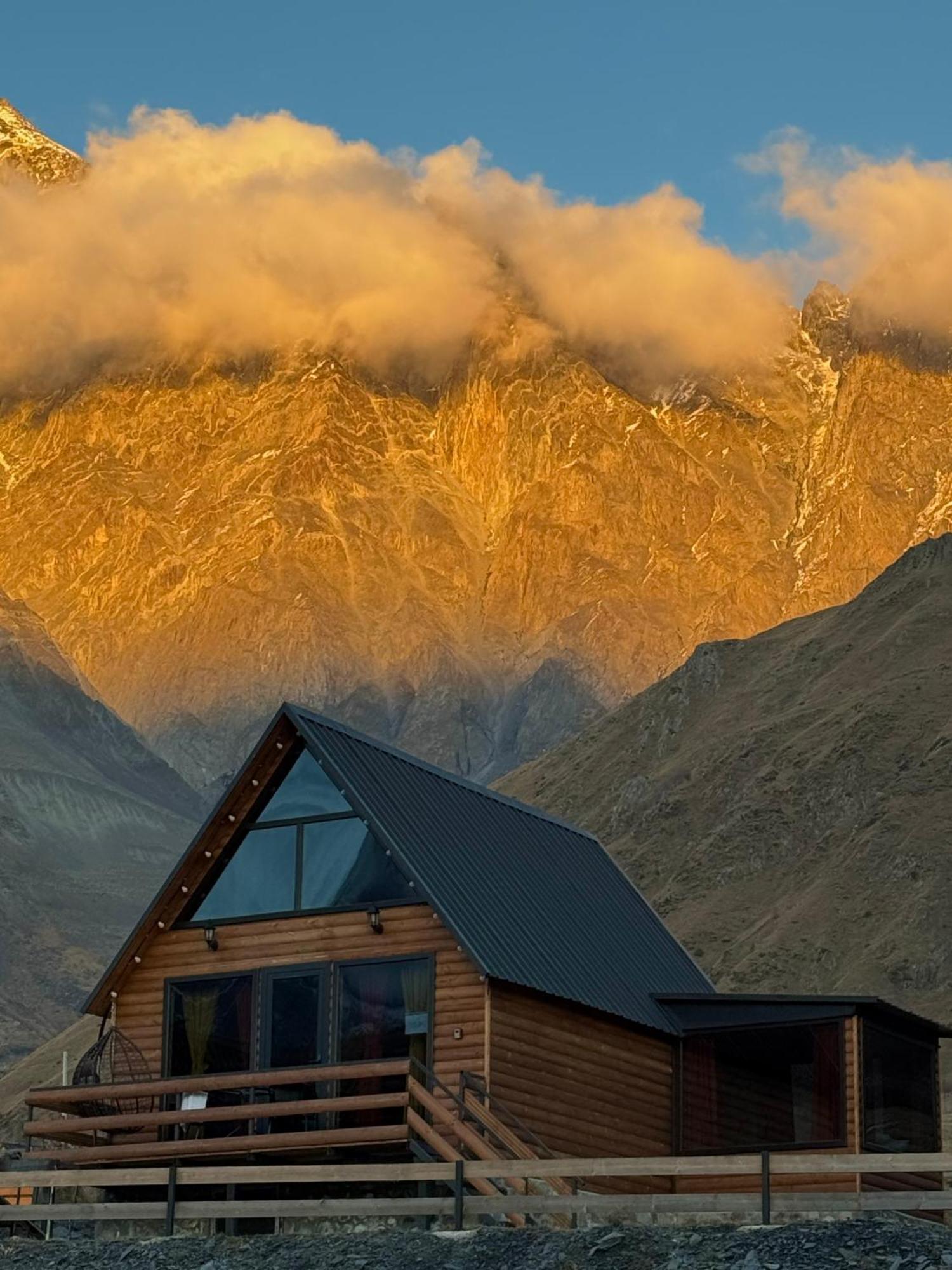 Kazbegi Inn Cottages Exteriér fotografie